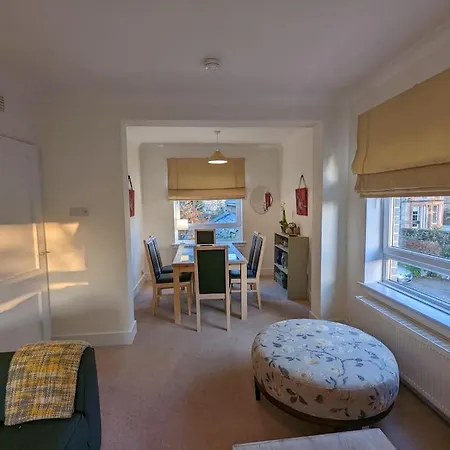 Two Bedroom Flat In Bridge Of Allan, Stirling Esterno foto
