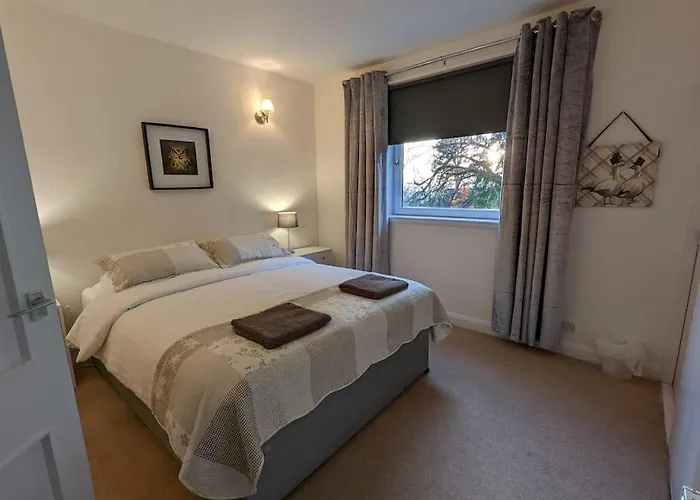 Two Bedroom Flat In Bridge Of Allan, Stirling