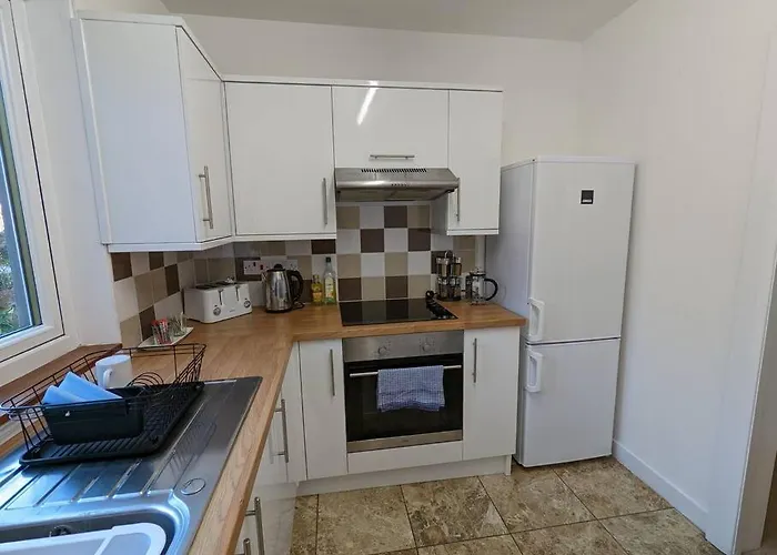 Two Bedroom Flat In Bridge Of Allan, Stirling