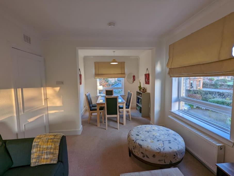 Two Bedroom Flat In Bridge Of Allan, Stirling * Bridge of Allan