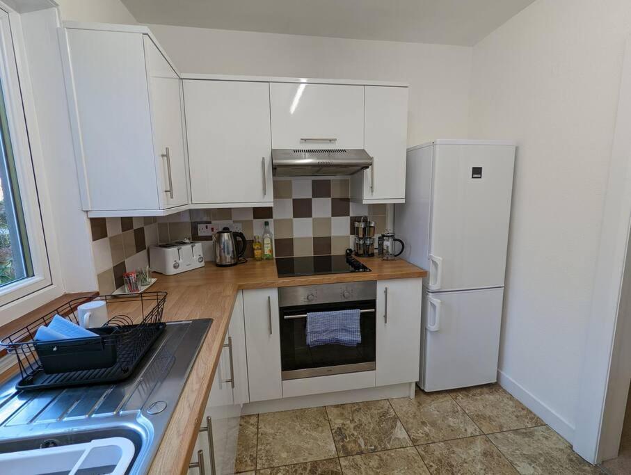 Two Bedroom Flat In Bridge Of Allan, Stirling